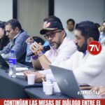 Continúan las mesas de diálogo entre el Gobierno y voceros del paro nacional.